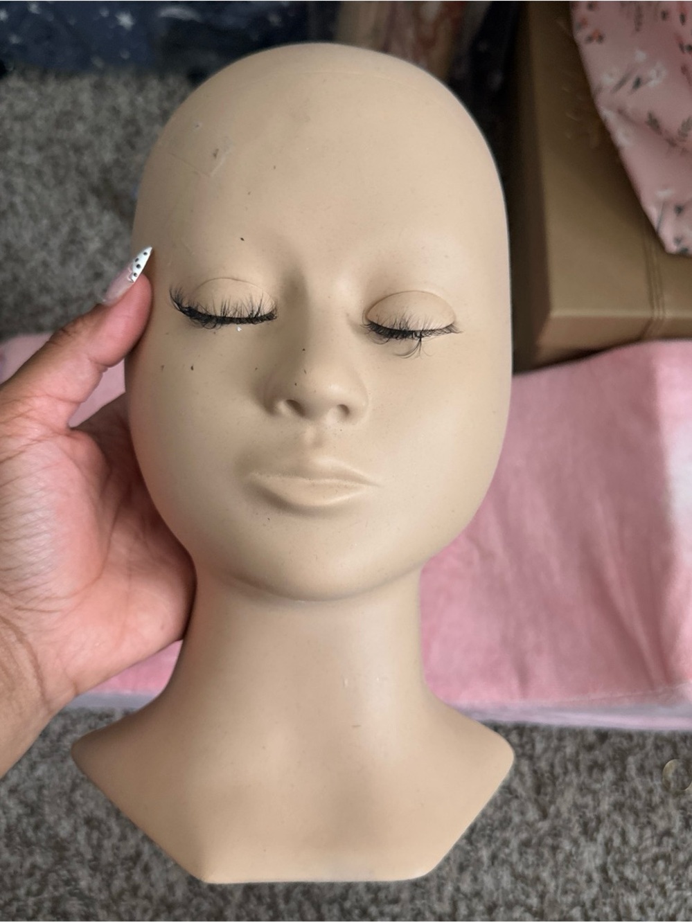 Lashes - Picture 4 of 5